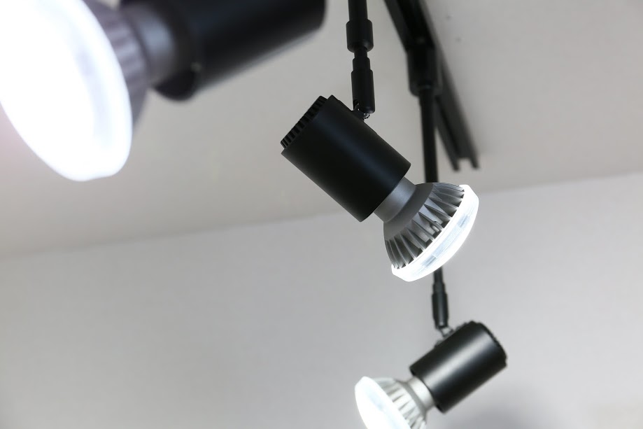 LEDのちらつきの原因を徹底解説 | 株式会社ビームテック